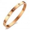 Bracelet jonc fermé femme en acier inoxydable couleur rosé avec strass 64mm