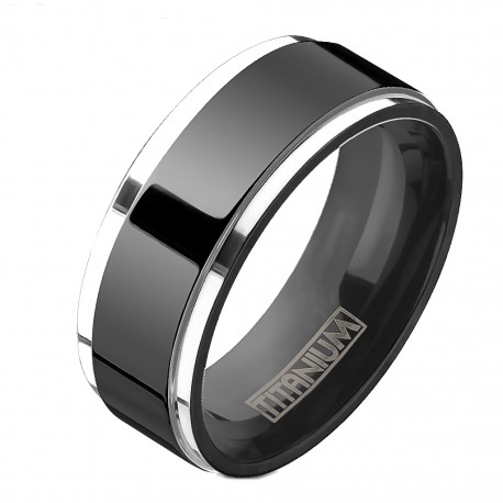 Men's ring in smooth black titanium with silver edges